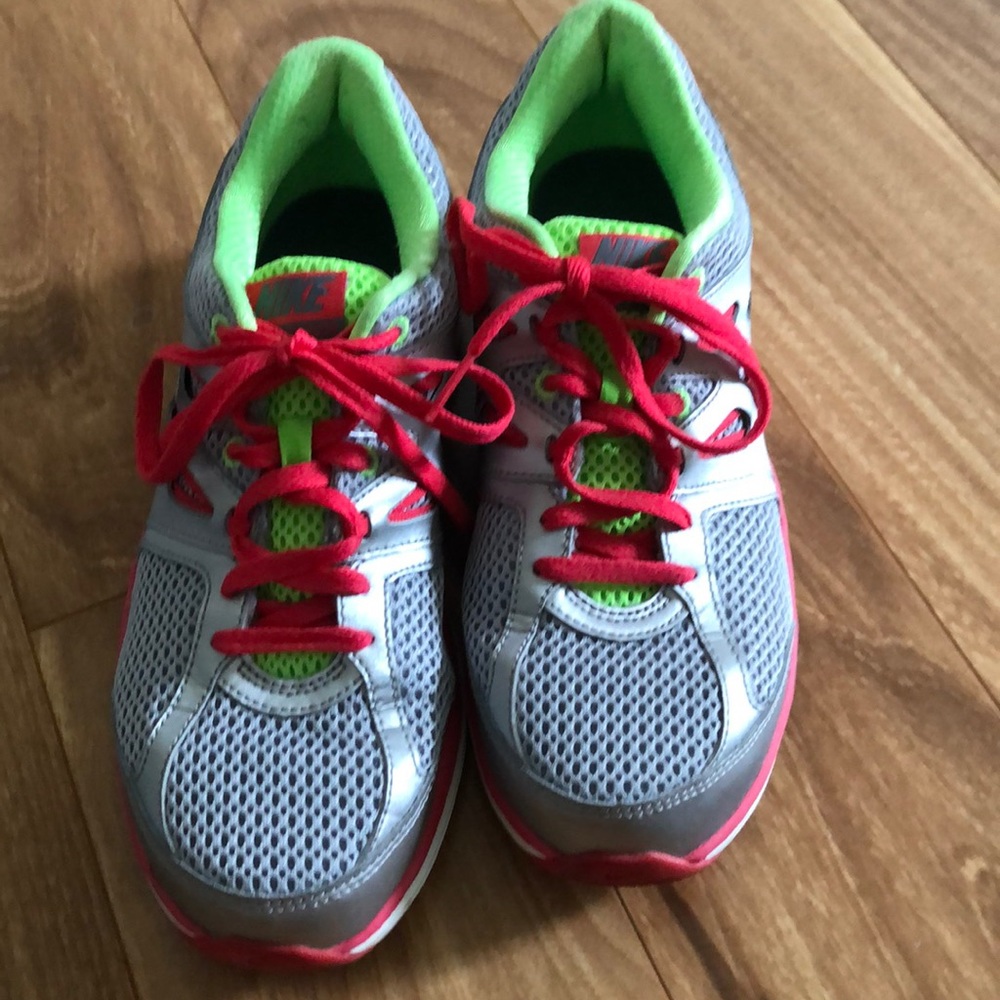 Nike tennis shoes